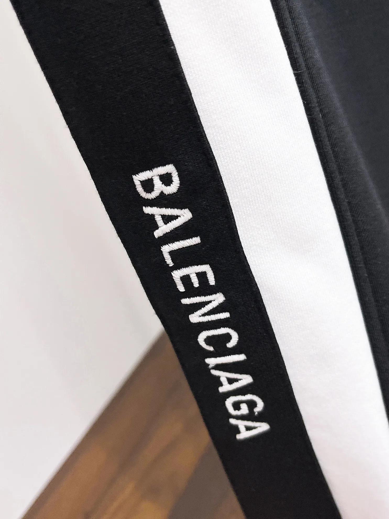 Balenciaga 🆕2026 Autumn and Winter New Arrival Casual Pants! The official website will be released simultaneously. Brand Classic LOGO casual pants, customized fabrics, excellent comfort and strong touch. Highly recognisable, perfect appearance and craftsmanship. Size:M-3XL